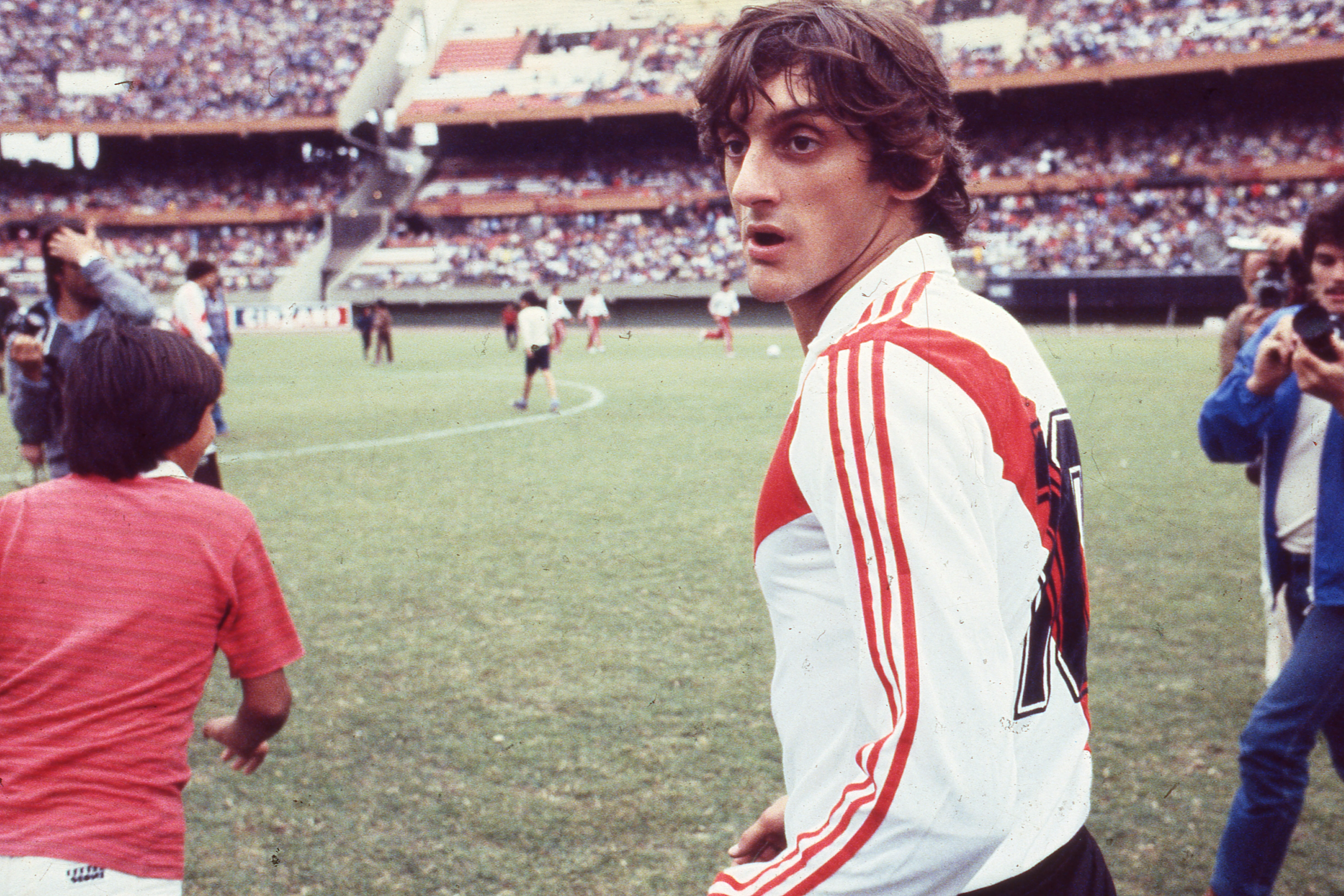 Debut Enzo Francescoli (1983)