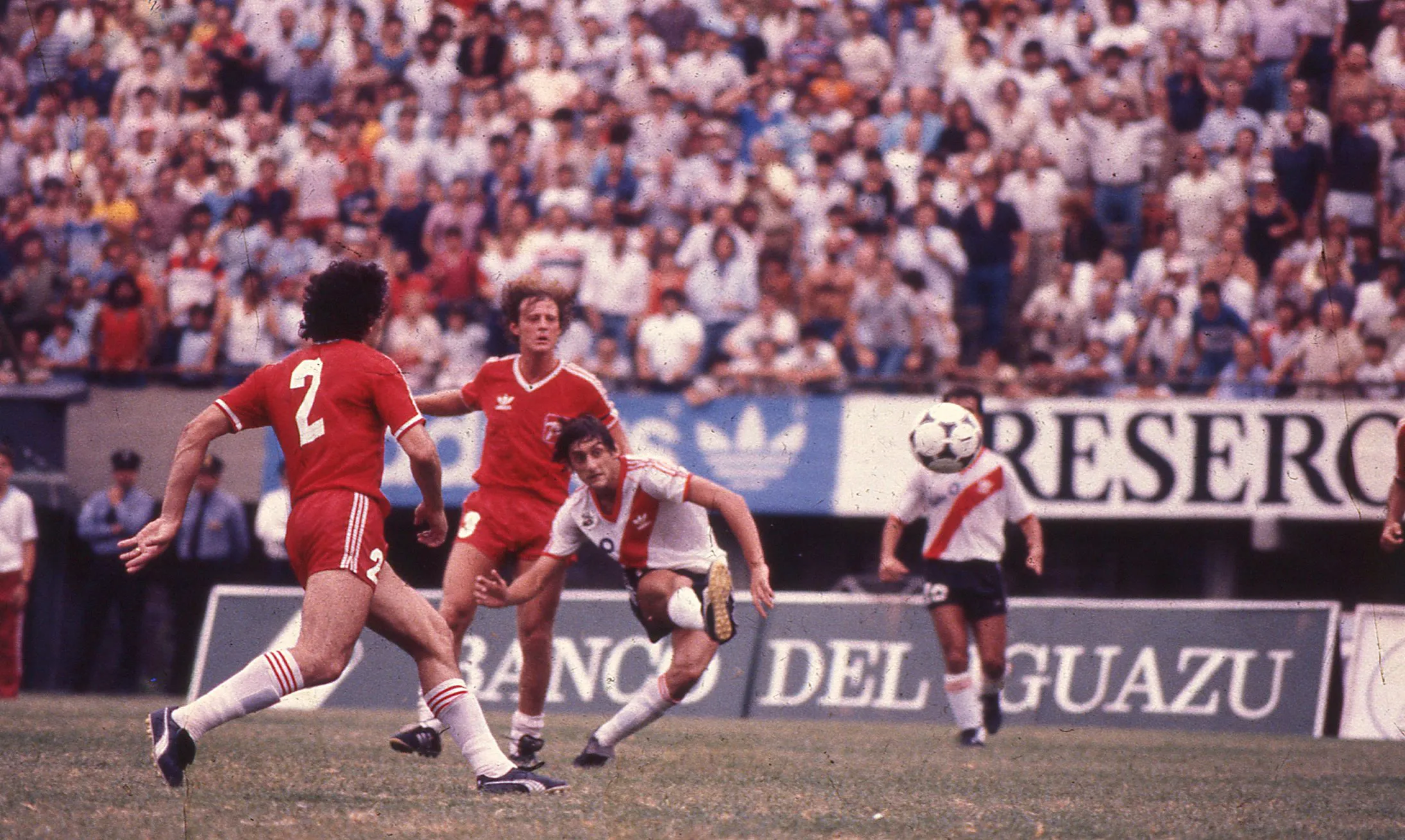 Partido River - Argentinos Campeonato de Primera División 1985/1986