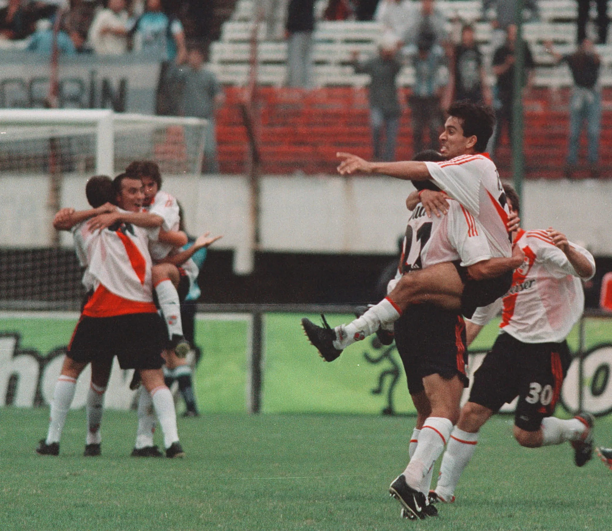 Partido River - Racing Torneo Clausura