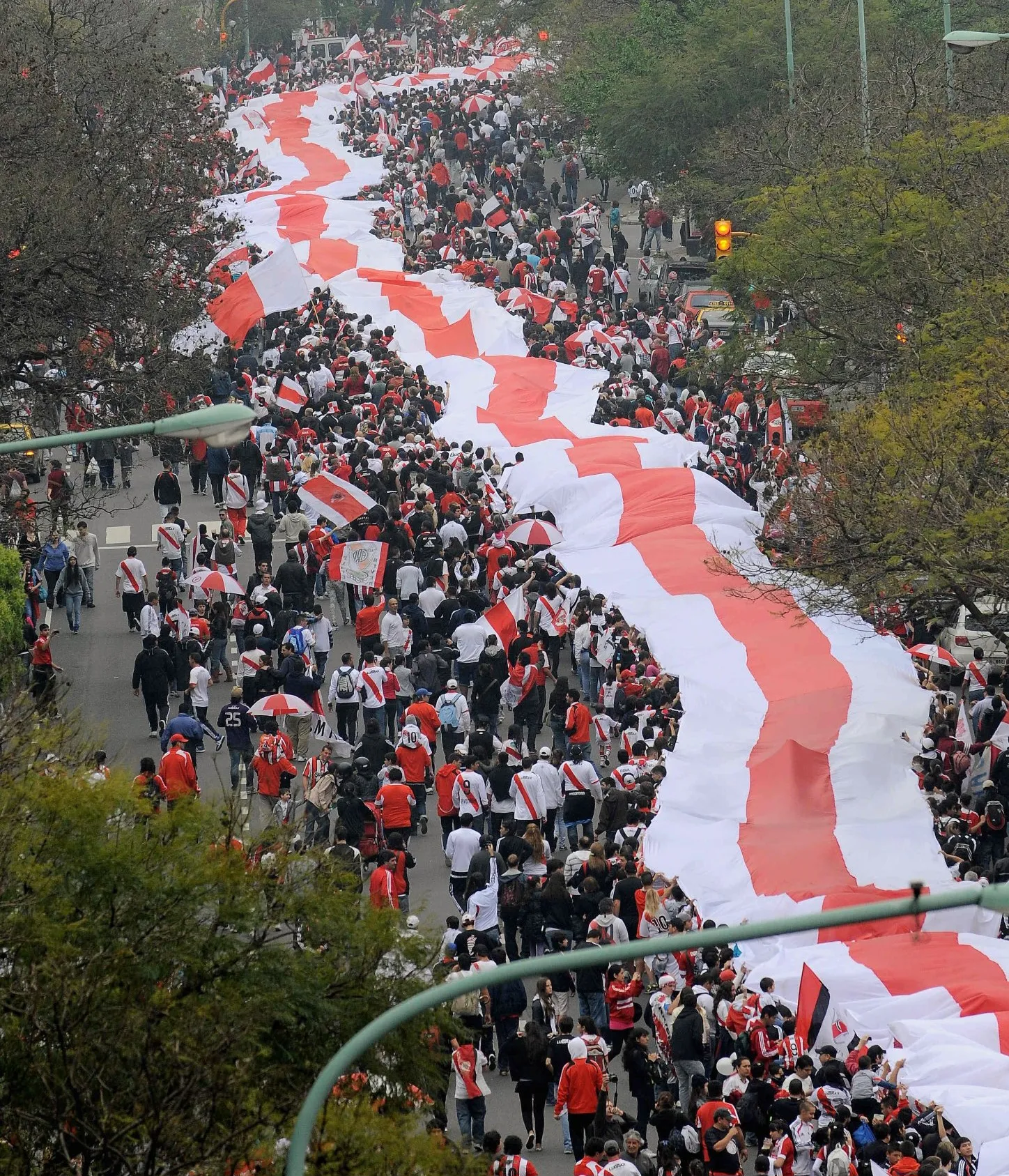 Presentación de la bandera más larga del mundo (2012)
